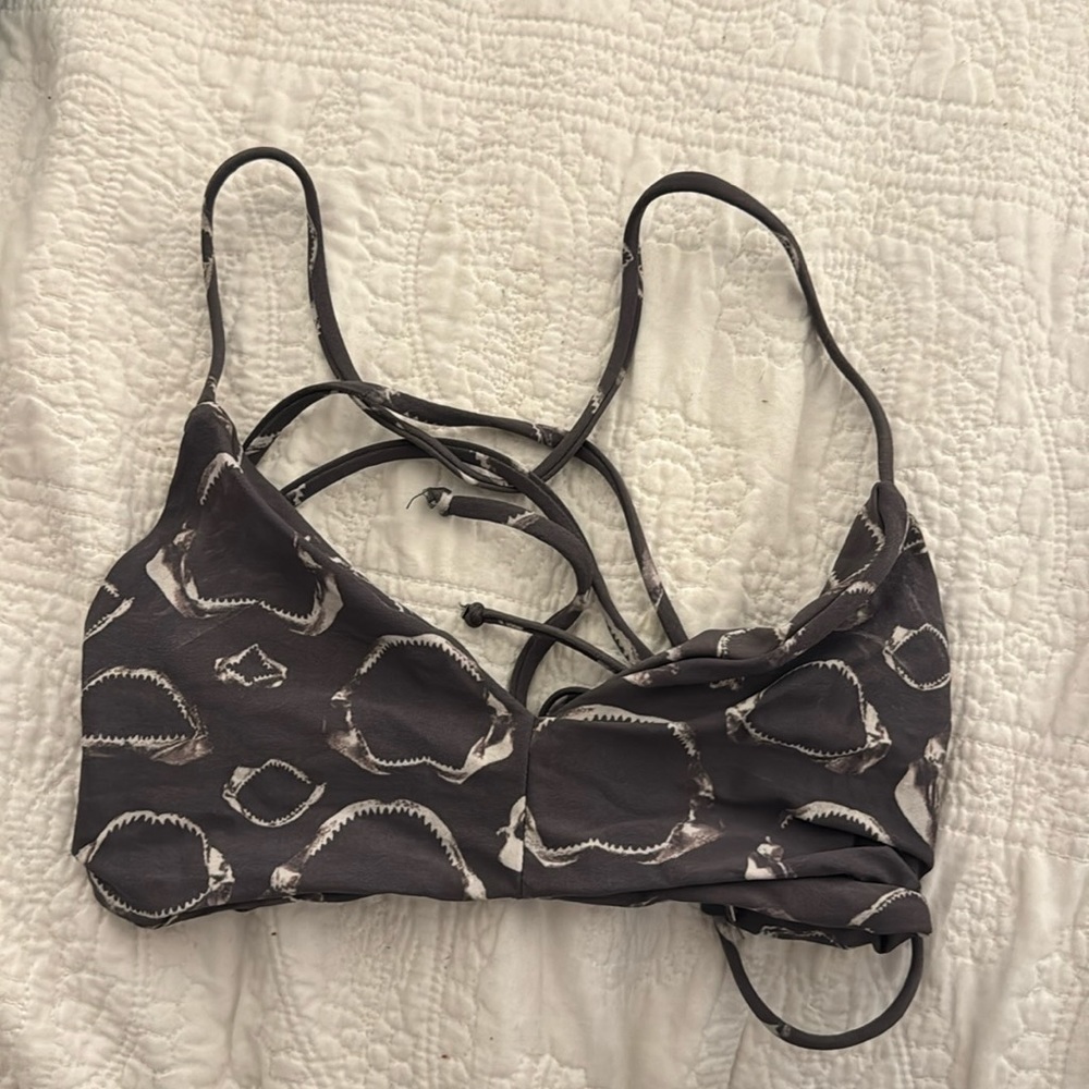 RARE! Boys and arrows shark top